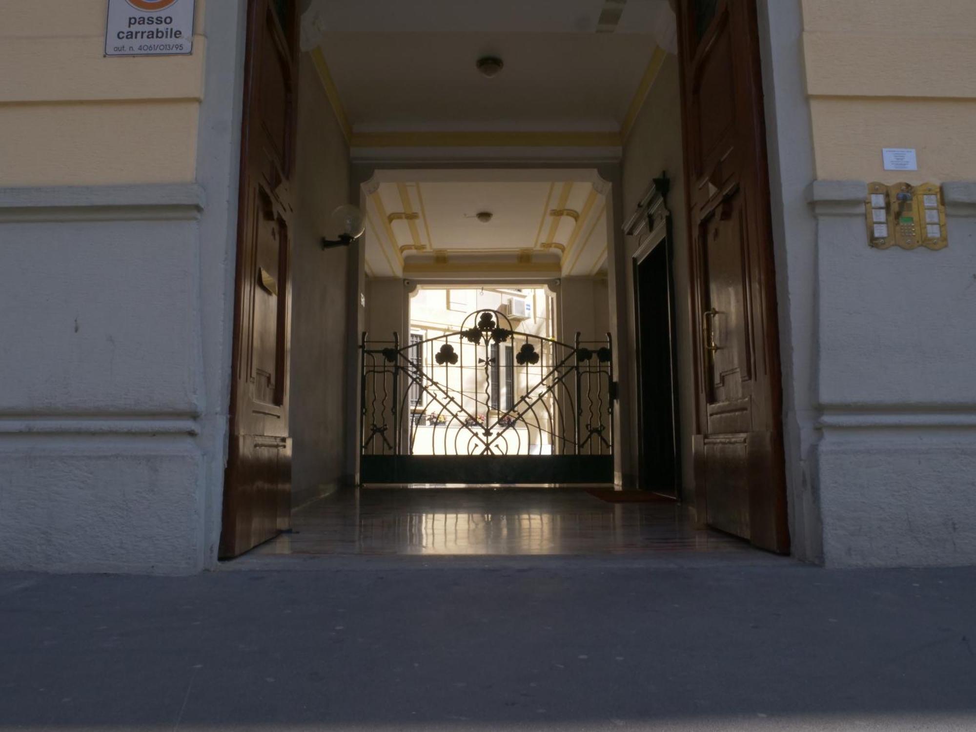 Wonderful Downtown Apartment-Hd Netflix, King-Size Bed, Two Minutes' Walk From Metro Μιλάνο Εξωτερικό φωτογραφία