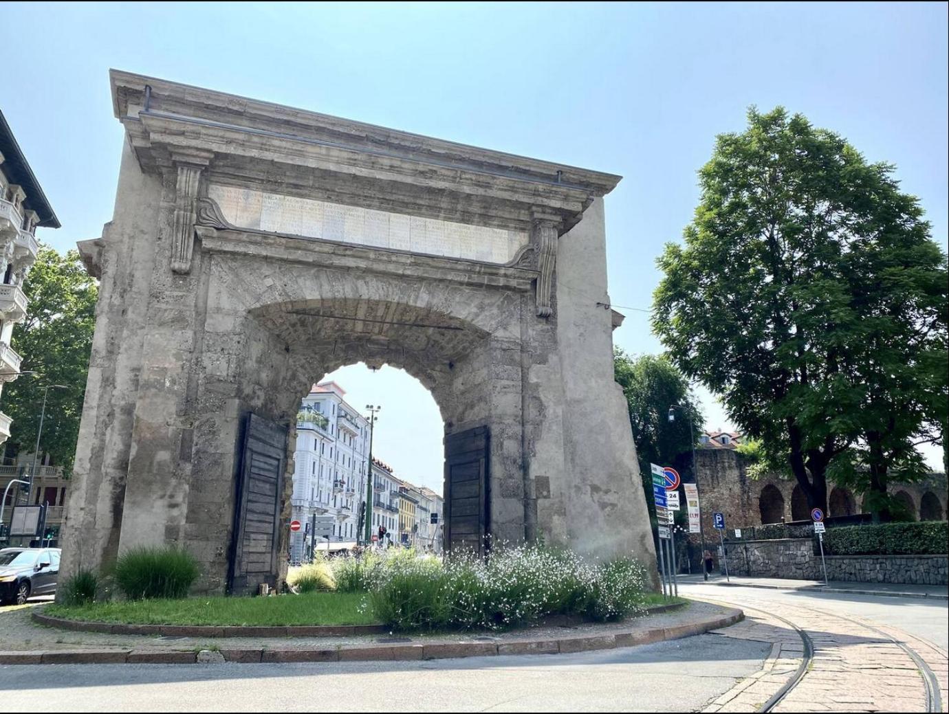 Wonderful Downtown Apartment-Hd Netflix, King-Size Bed, Two Minutes' Walk From Metro Μιλάνο Εξωτερικό φωτογραφία